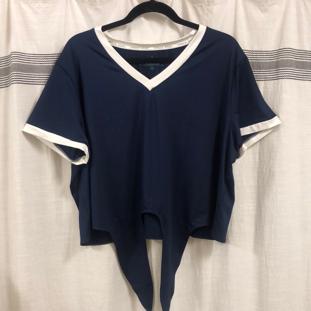 Tuckernuck Navy Knotty Performance Tee. NWOT. Great condition.